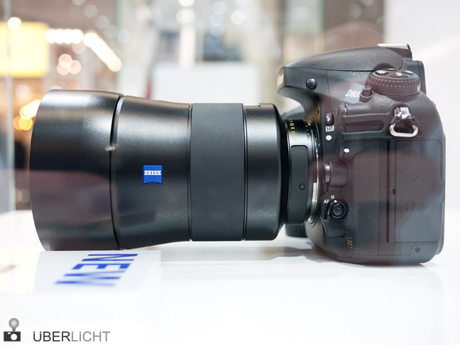 Zeiss High-End-SLR-Objektiv 55 mm f/1,4 auf der Photokina